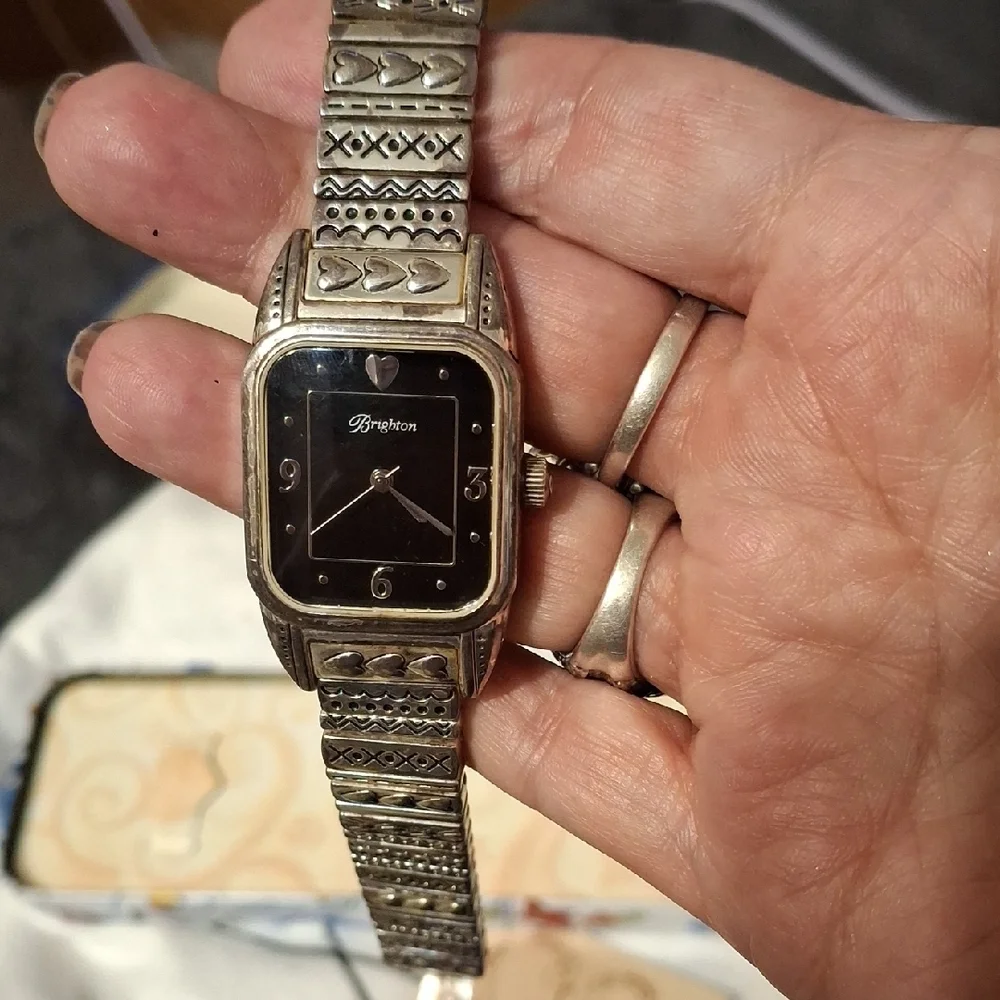Brighton Brussels Silver Watch with Ornate Box and Dustbag New Battery Works